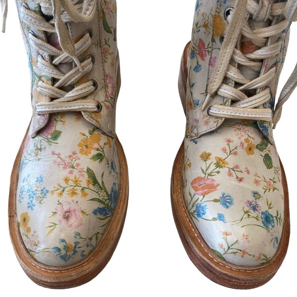 Like New Free People Santa Fe Bootie Ivory Floral Combat Size 40 EU / US 9.5-10 - Picture 6 of 11